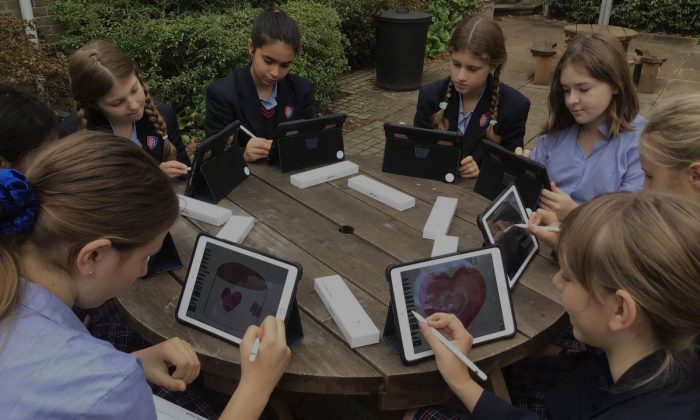 U3-Working-Outdoors-Apple-Pencils-iPads